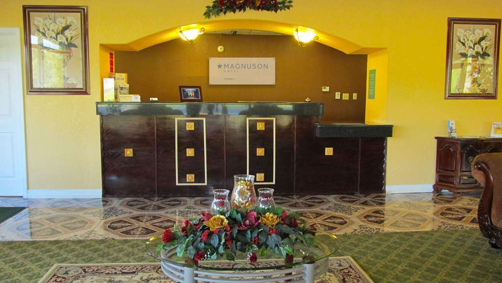 Magnuson Hotel Idabel Interior photo