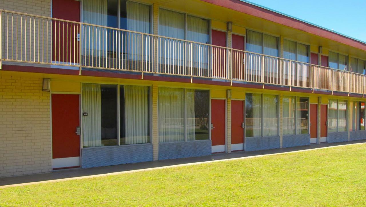 Magnuson Hotel Idabel Exterior photo